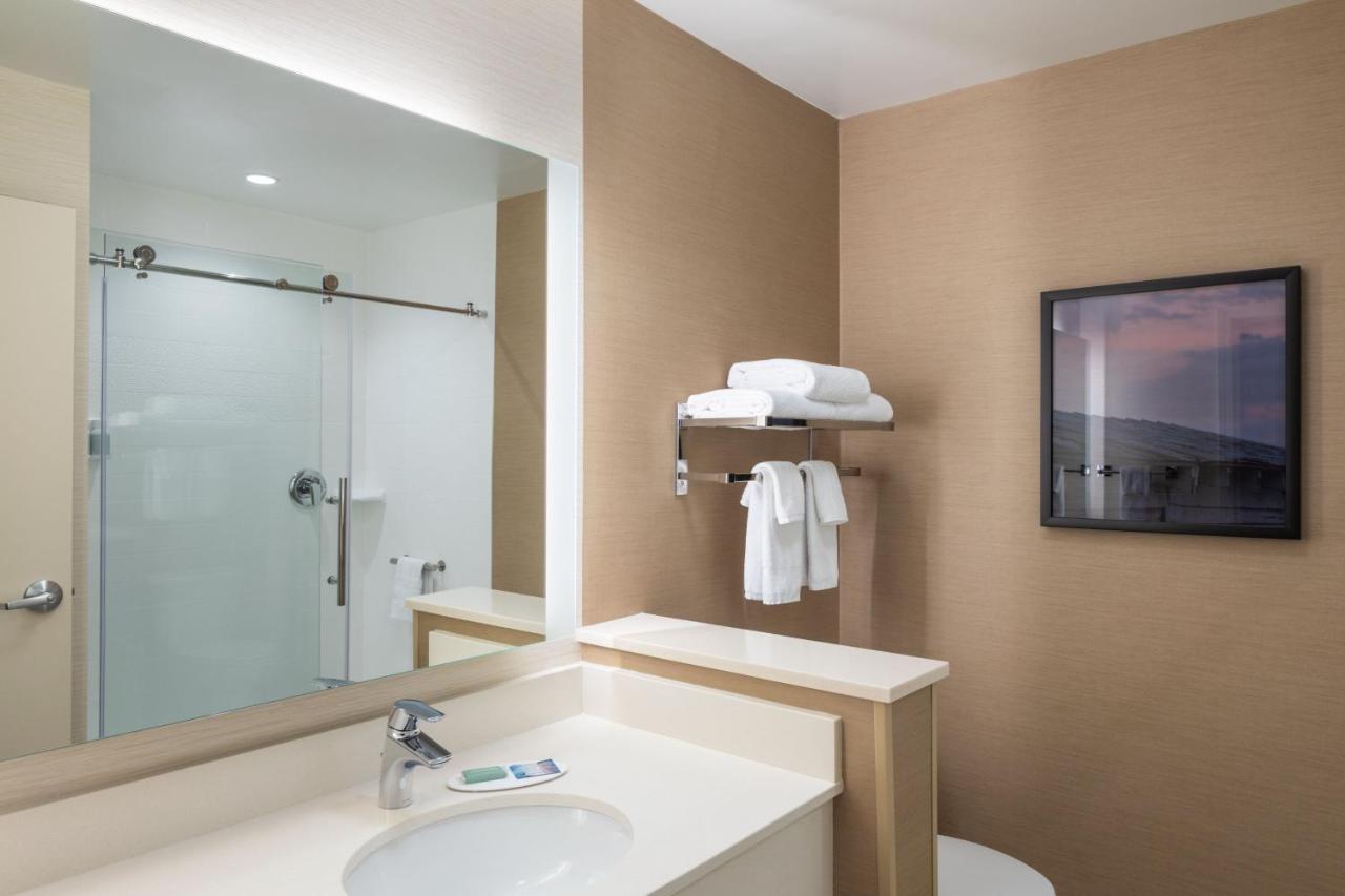 King Stuido with Sofa Bed at Fairfield Inn and Suites by Marriott Chillicothe