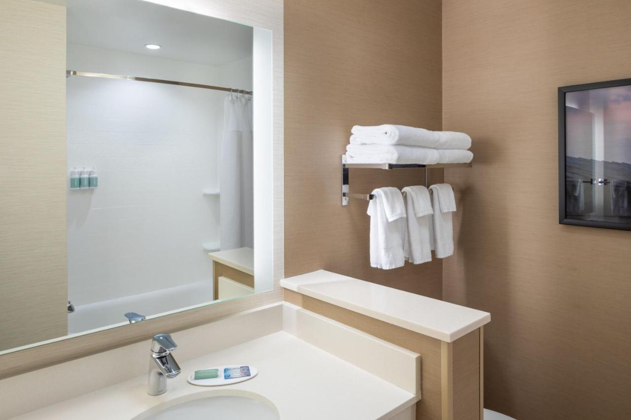 King Stuido with Sofa Bed at Fairfield Inn and Suites by Marriott Chillicothe