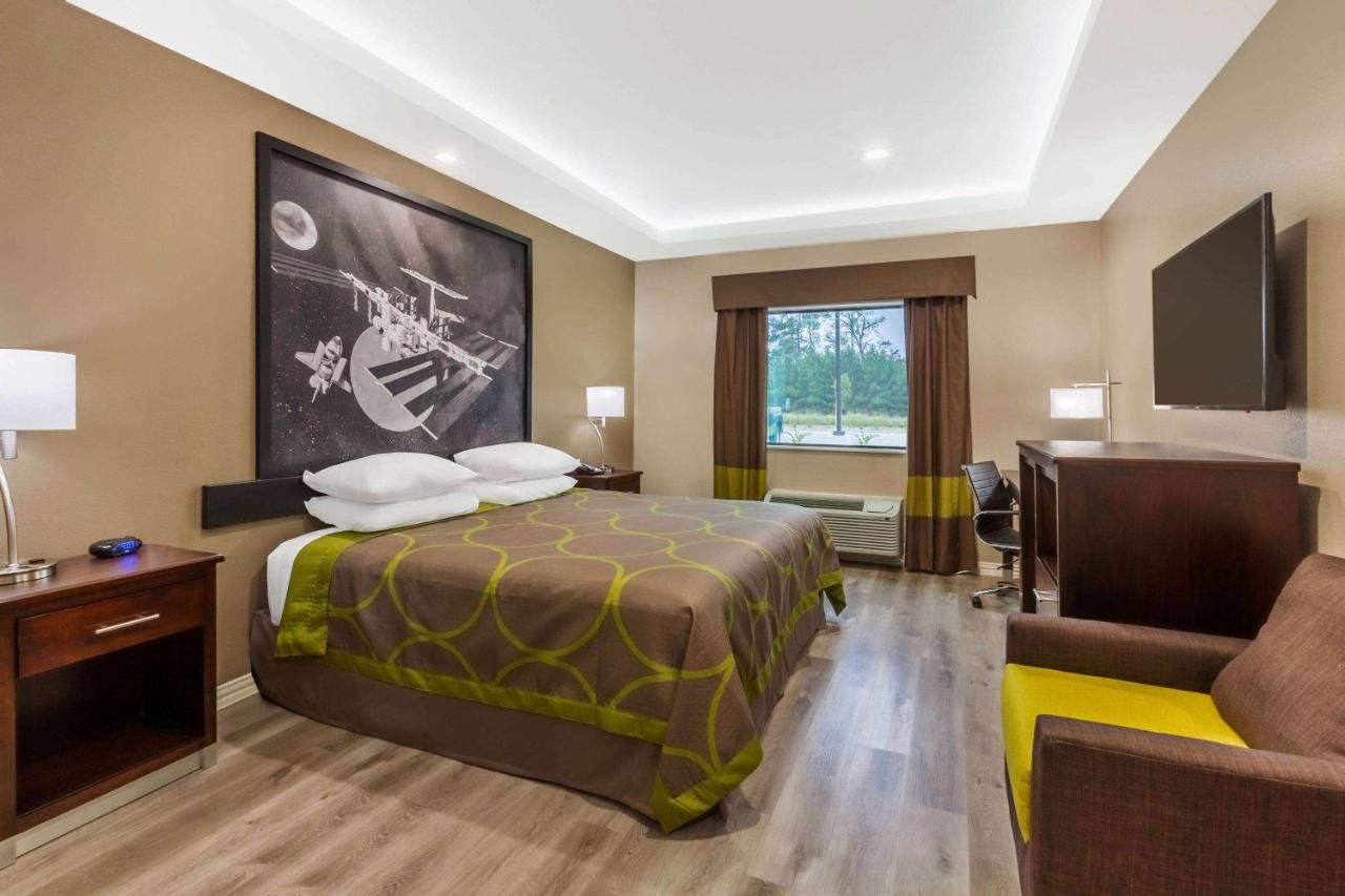  | Super 8 by Wyndham Kingwood Houston North