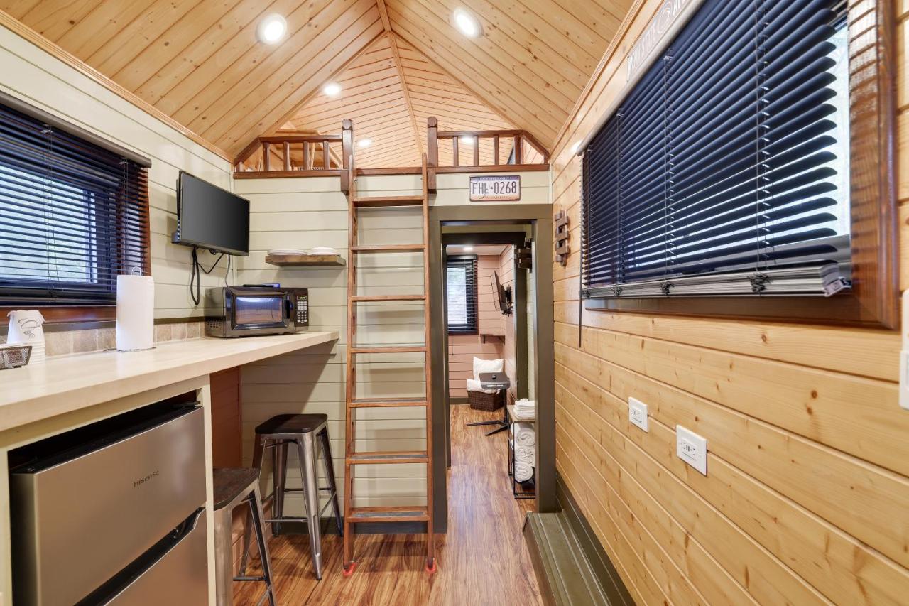 | Camptel Poconos Lodging