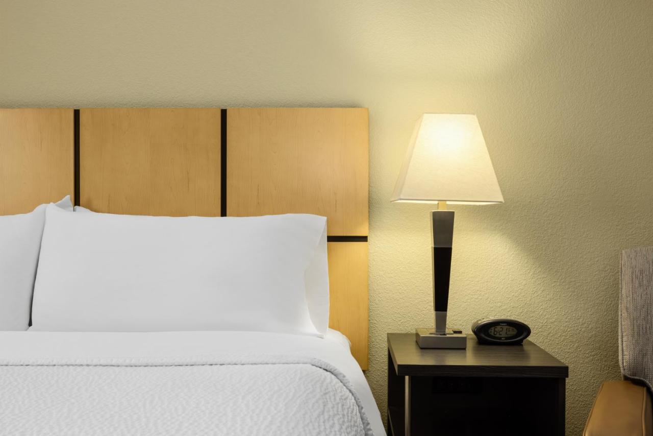 Queen Studio - Non-Smoking at Candlewood Suites Bismarck, an IHG Hotel