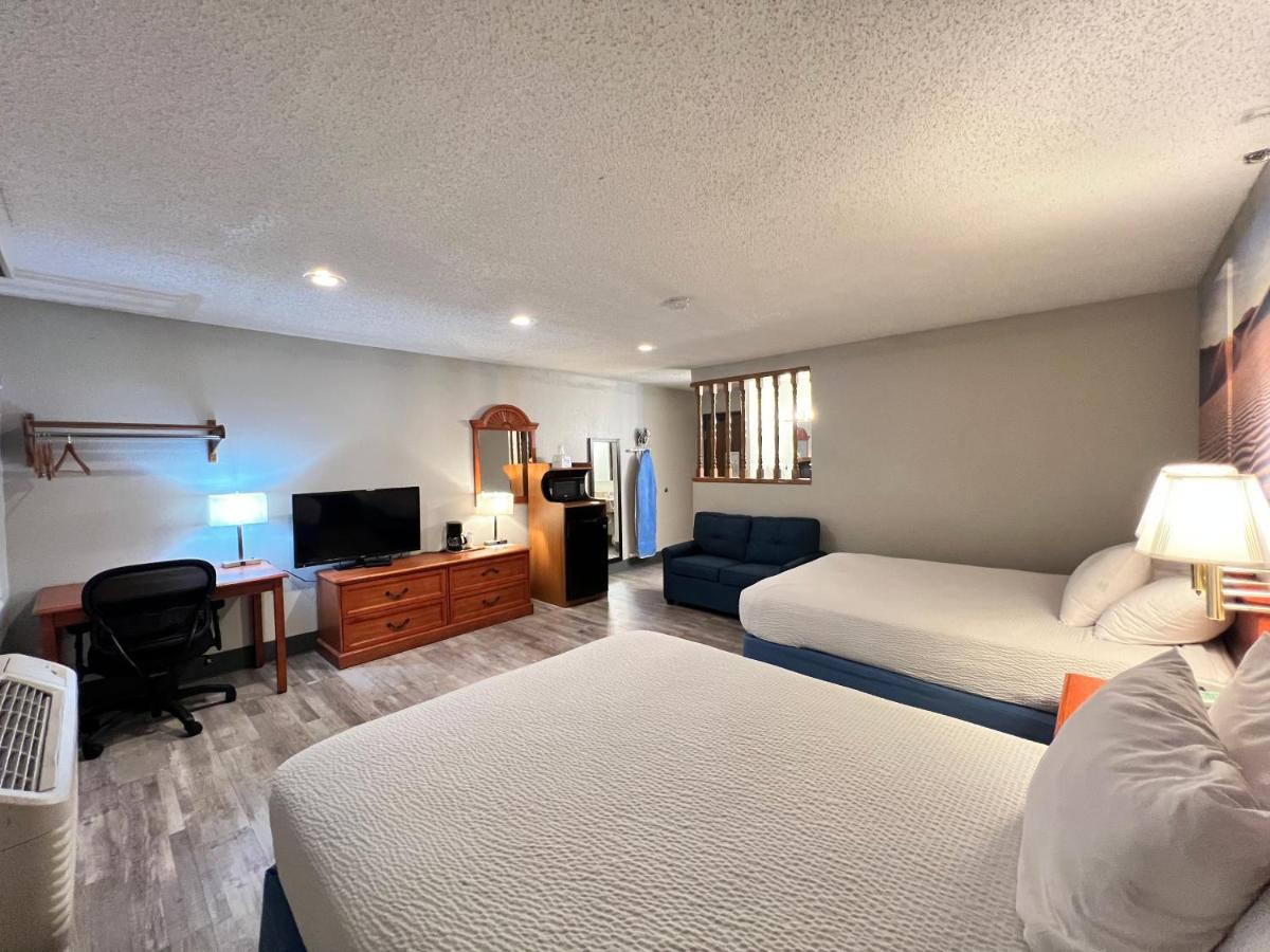 | Days Inn by Wyndham Clearfield
