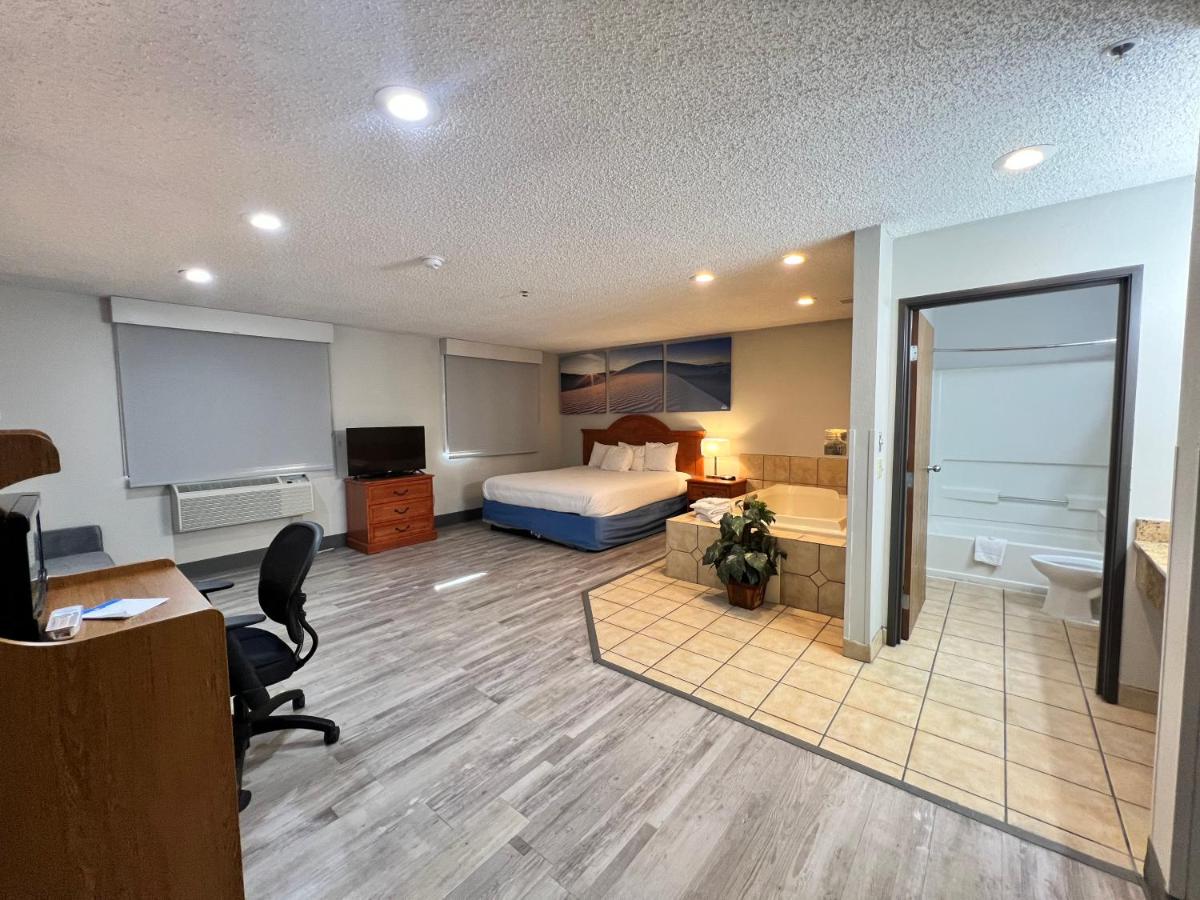 | Days Inn by Wyndham Clearfield