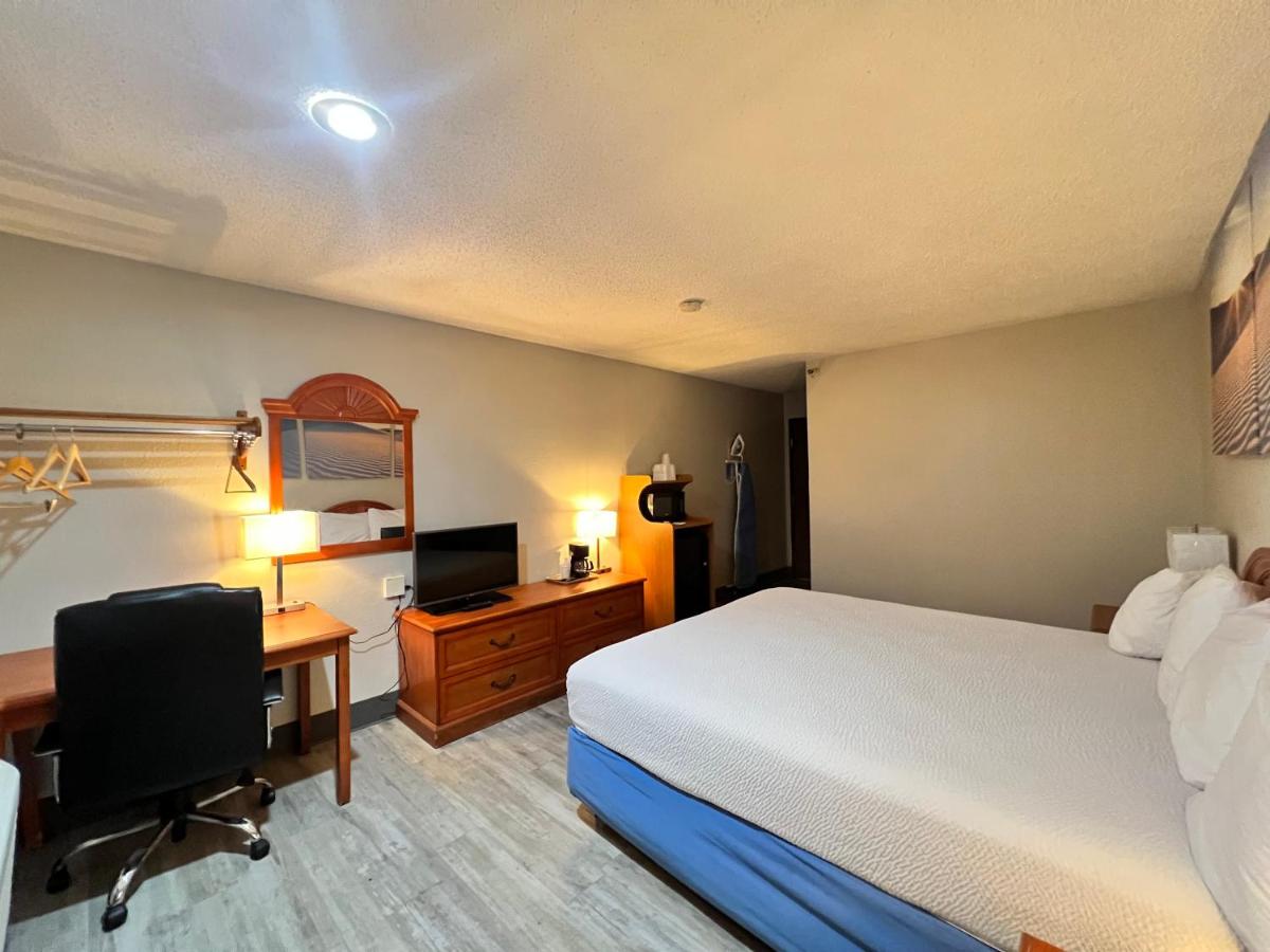 | Days Inn by Wyndham Clearfield