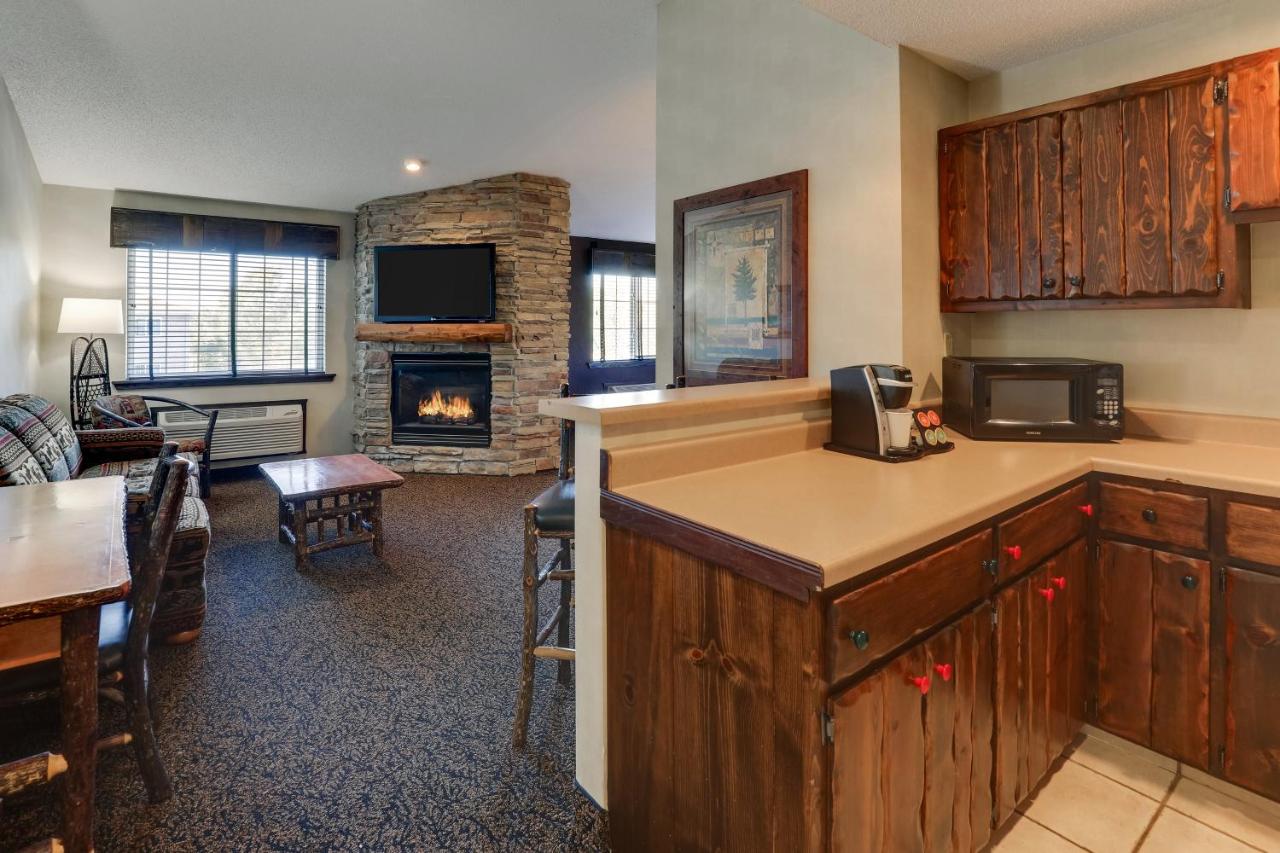 Junior Suite at Stoney Creek Hotel Des Moines - Johnston
