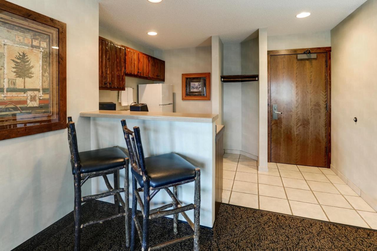 Junior Suite at Stoney Creek Hotel Des Moines - Johnston