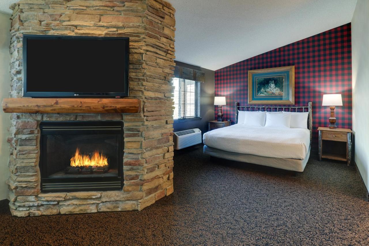 Junior Suite at Stoney Creek Hotel Des Moines - Johnston