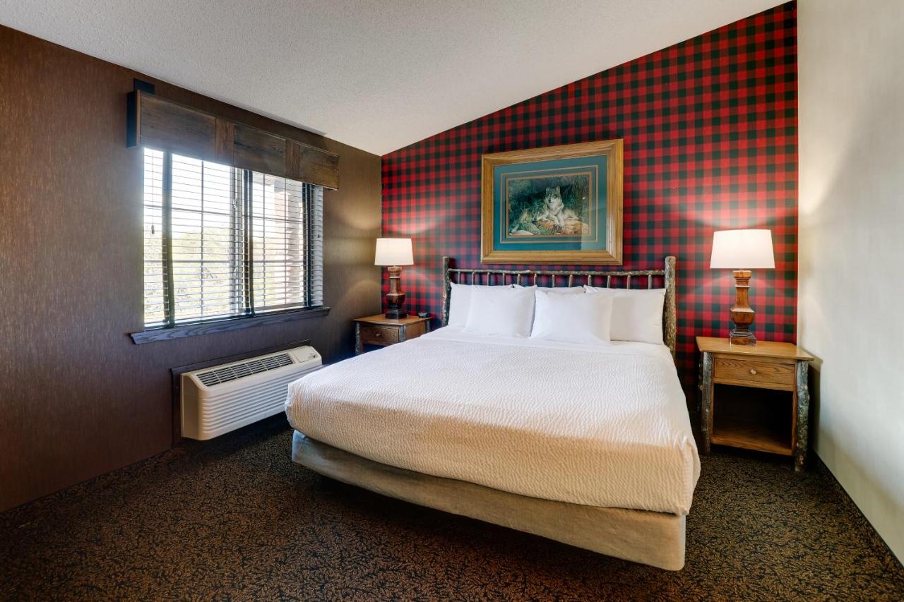Junior Suite at Stoney Creek Hotel Des Moines - Johnston