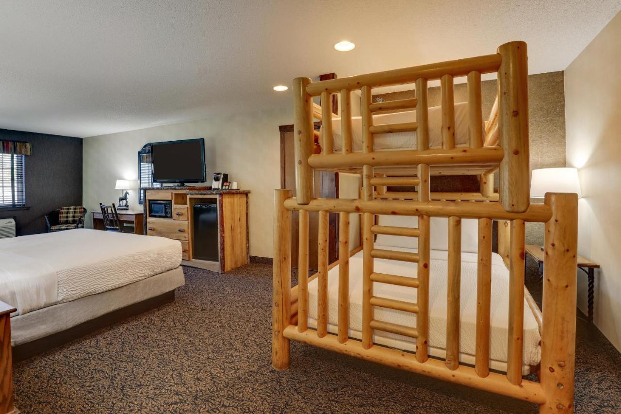 Family Suite at Stoney Creek Hotel Des Moines - Johnston
