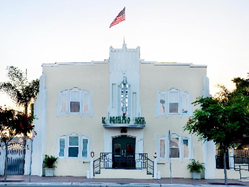  | El Primero Boutique Hotel