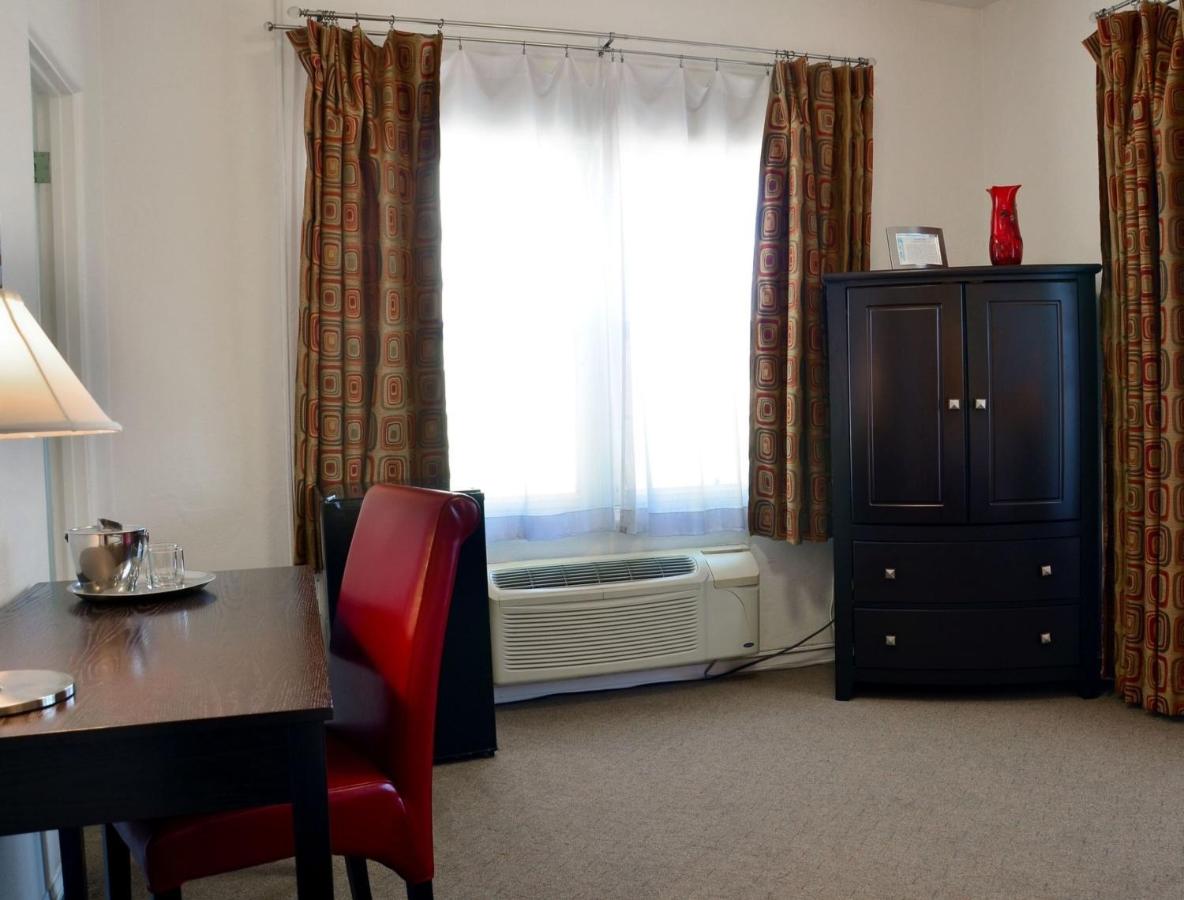  | El Primero Boutique Hotel