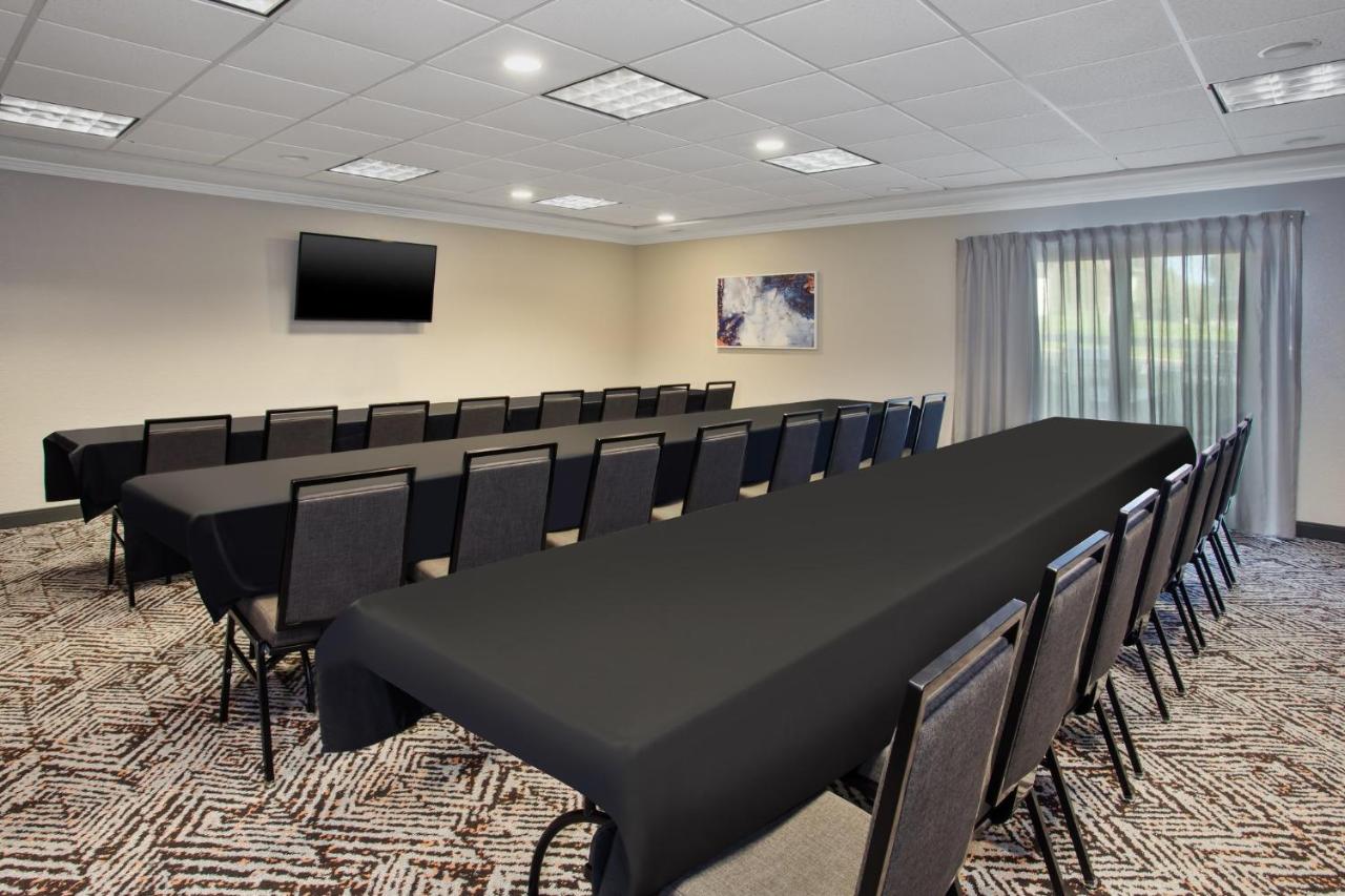 | Candlewood Suites Kenosha, an IHG Hotel