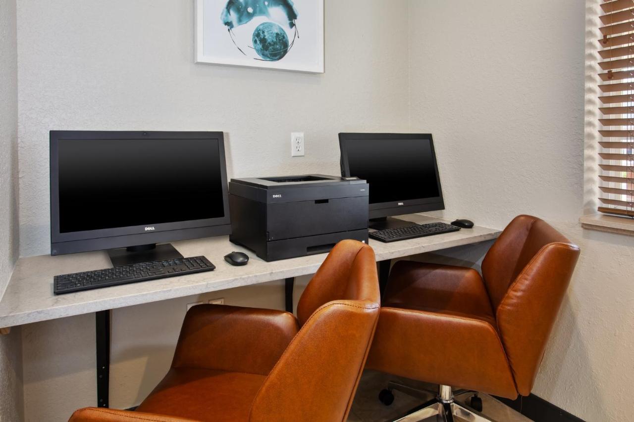 | Candlewood Suites Kenosha, an IHG Hotel