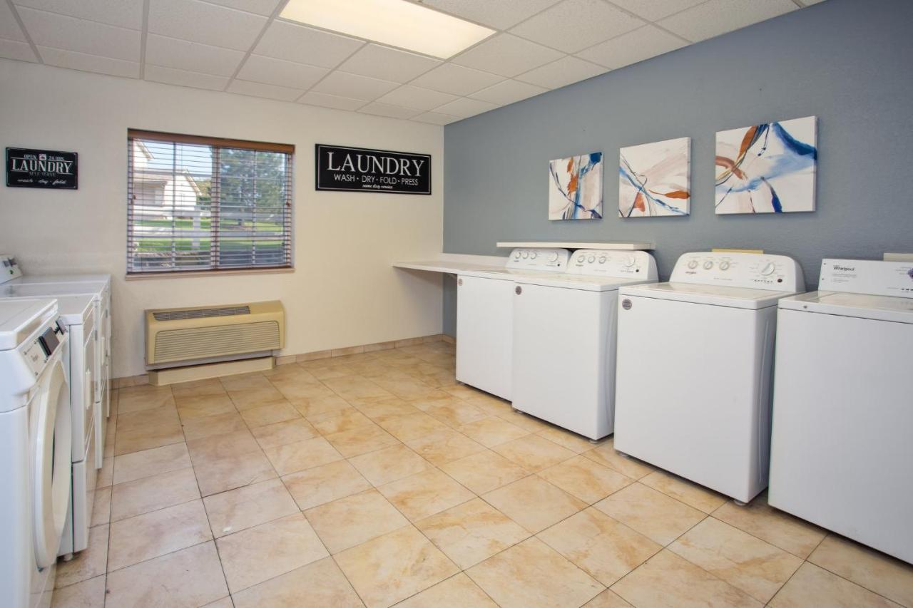 | Candlewood Suites Kenosha, an IHG Hotel