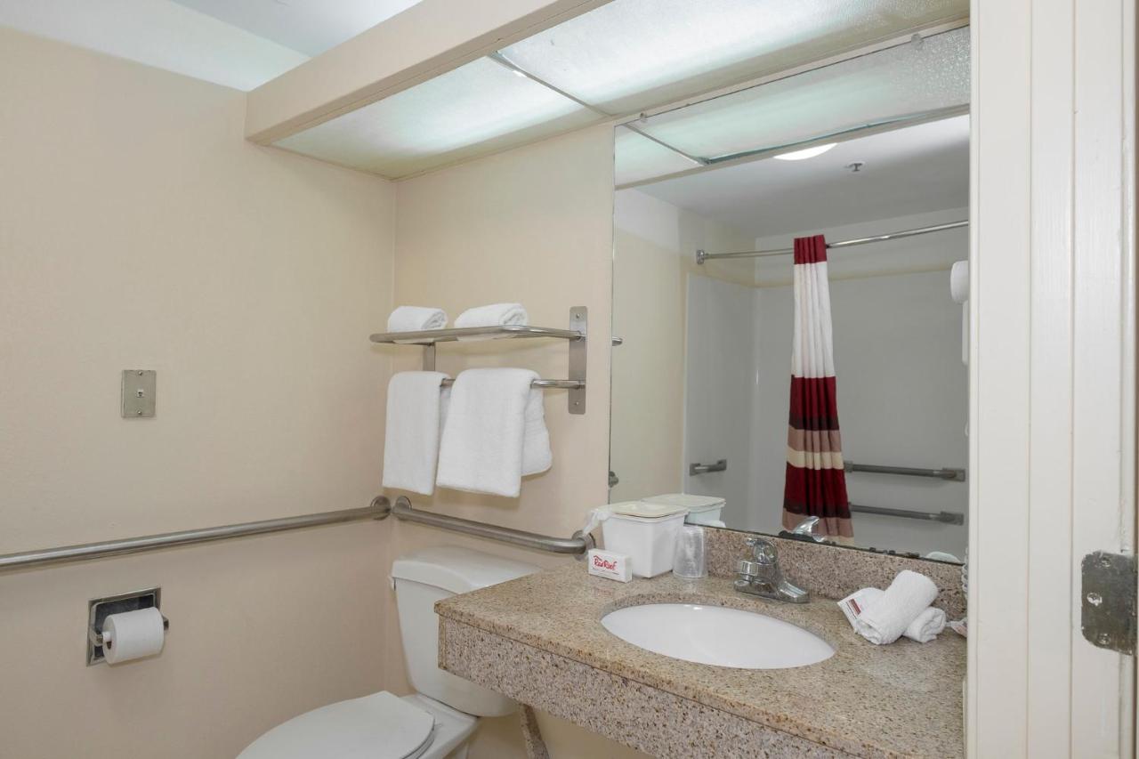 Two Room Suite with One Double Bed Disability Access Non-Smoking at Red Roof Inn & Suites Newnan