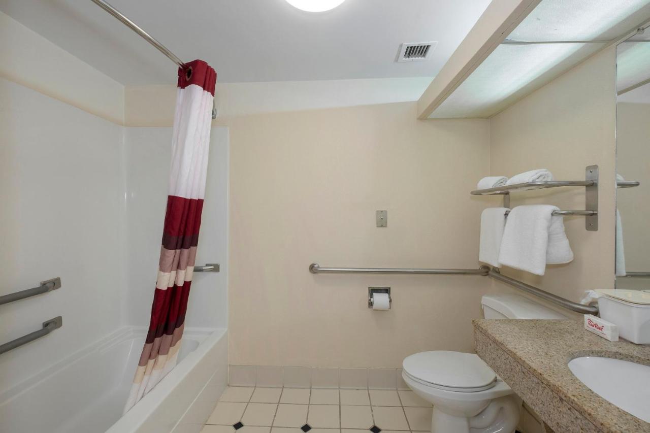 Two Room Suite with One Double Bed Disability Access Non-Smoking at Red Roof Inn & Suites Newnan