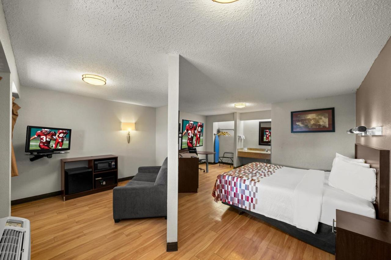 Suite King Room Non-Smoking at Red Roof Inn Dallas - DFW Airport North