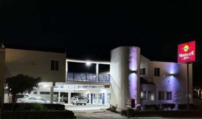  | Moonlite Inn
