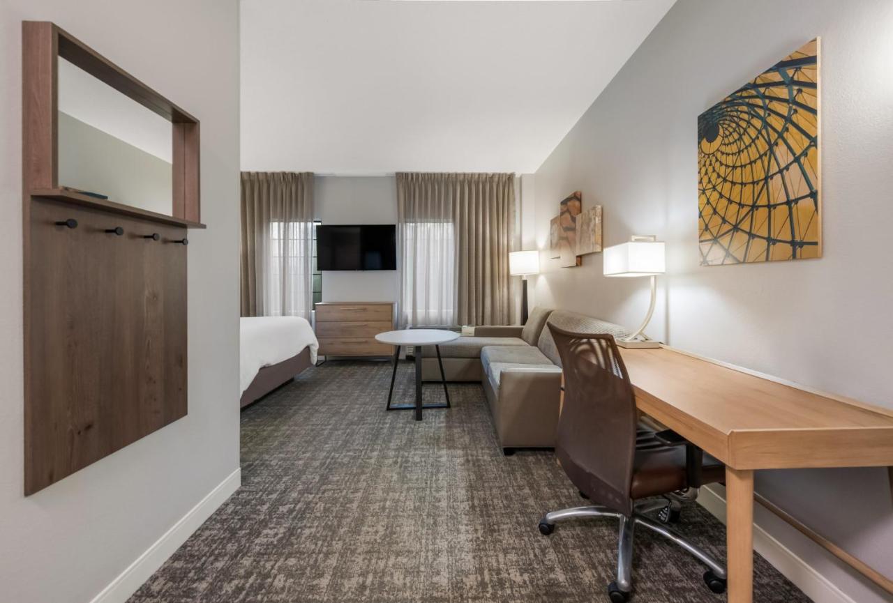 | Staybridge Suites Chesapeake, an IHG Hotel