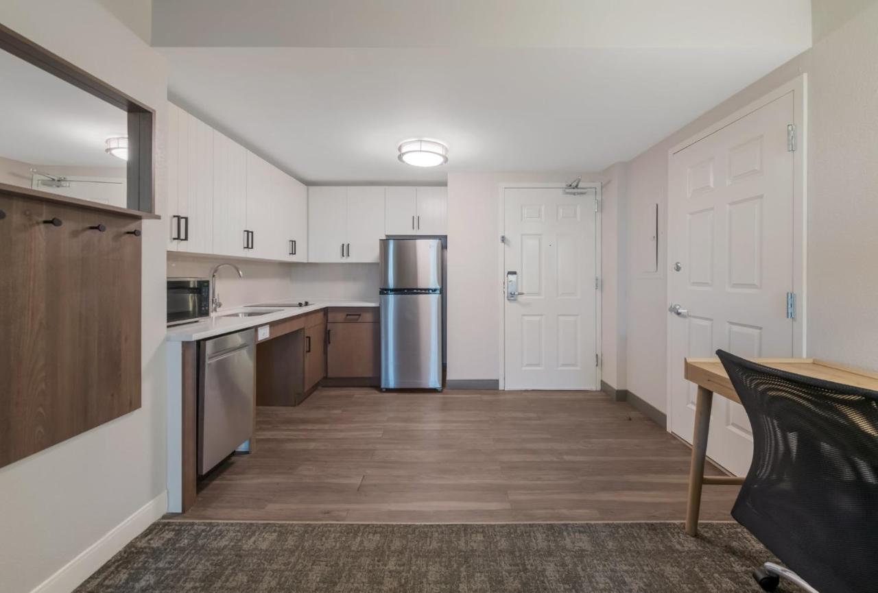 | Staybridge Suites Chesapeake, an IHG Hotel