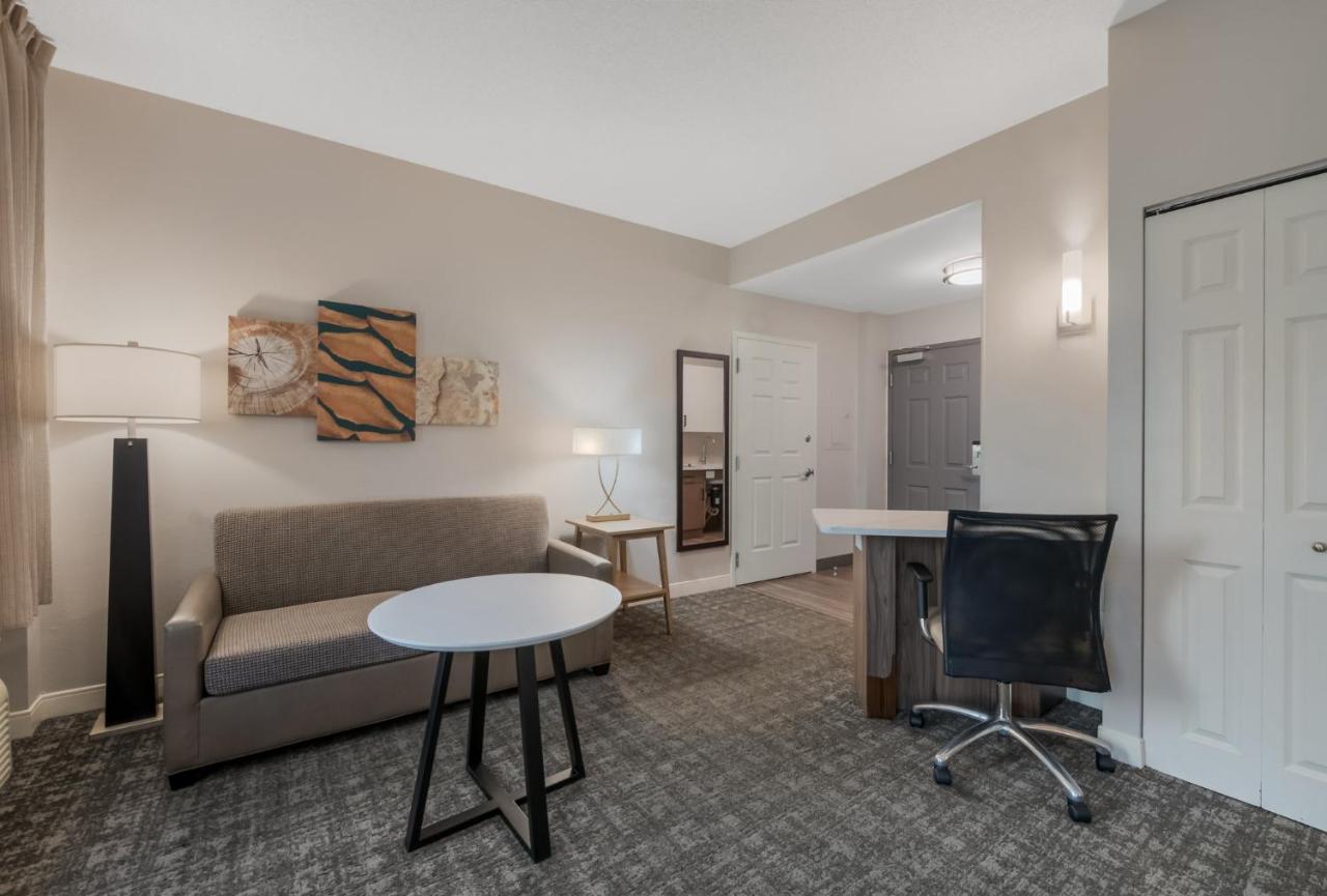 Queen Studio Suite with Hearing Accessible Roll in Shower - Non-Smoking at Staybridge Suites Chesapeake by IHG