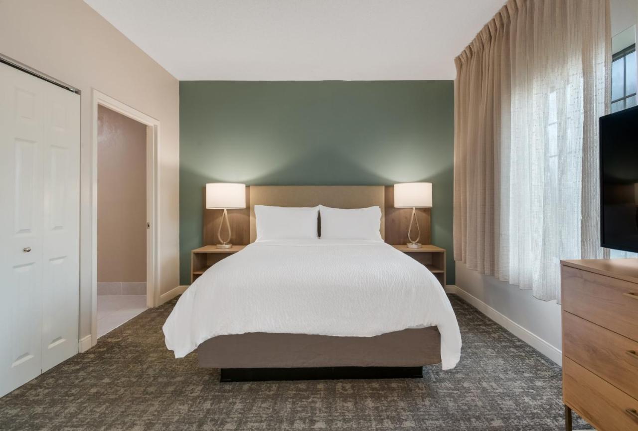 | Staybridge Suites Chesapeake, an IHG Hotel