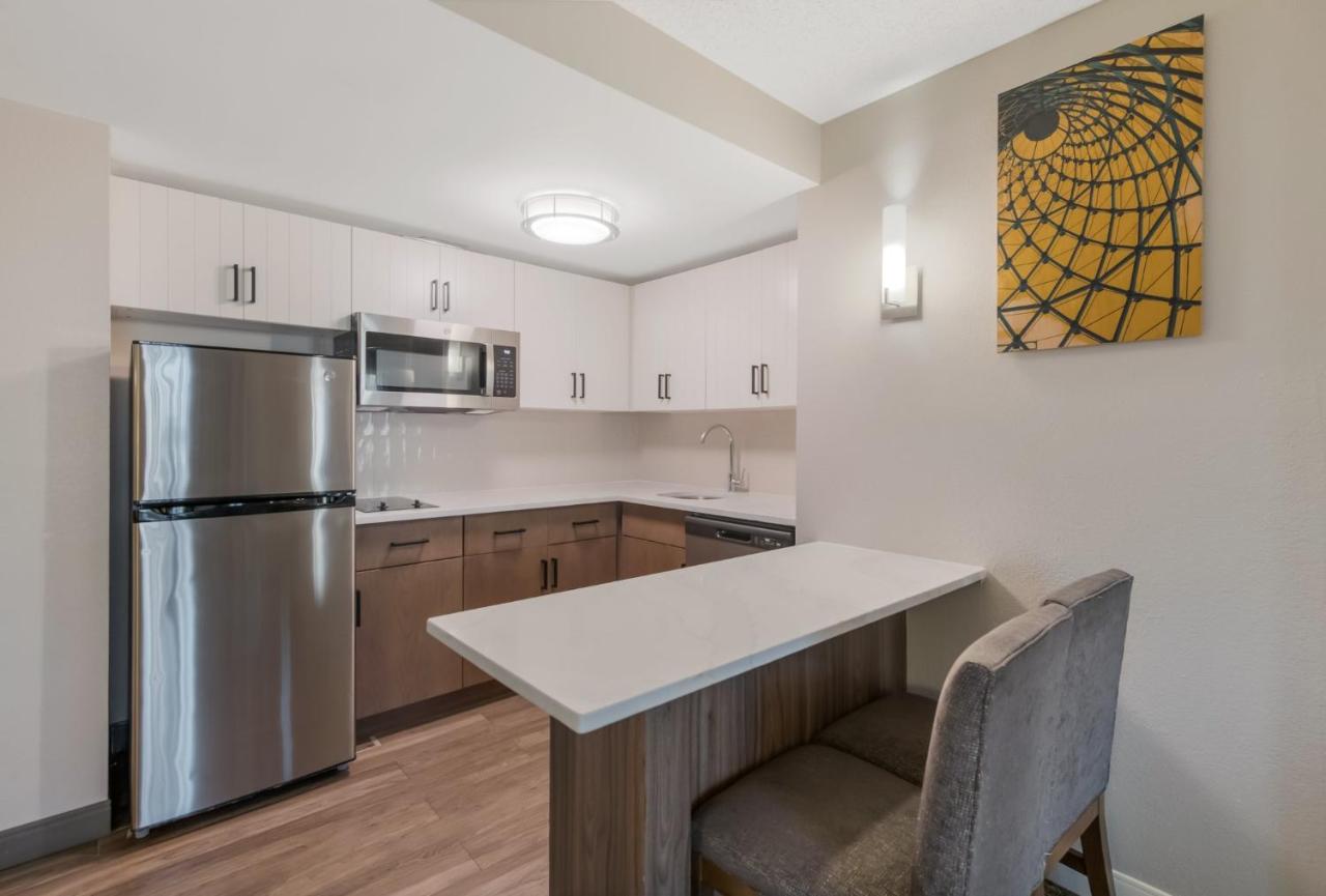 | Staybridge Suites Chesapeake, an IHG Hotel