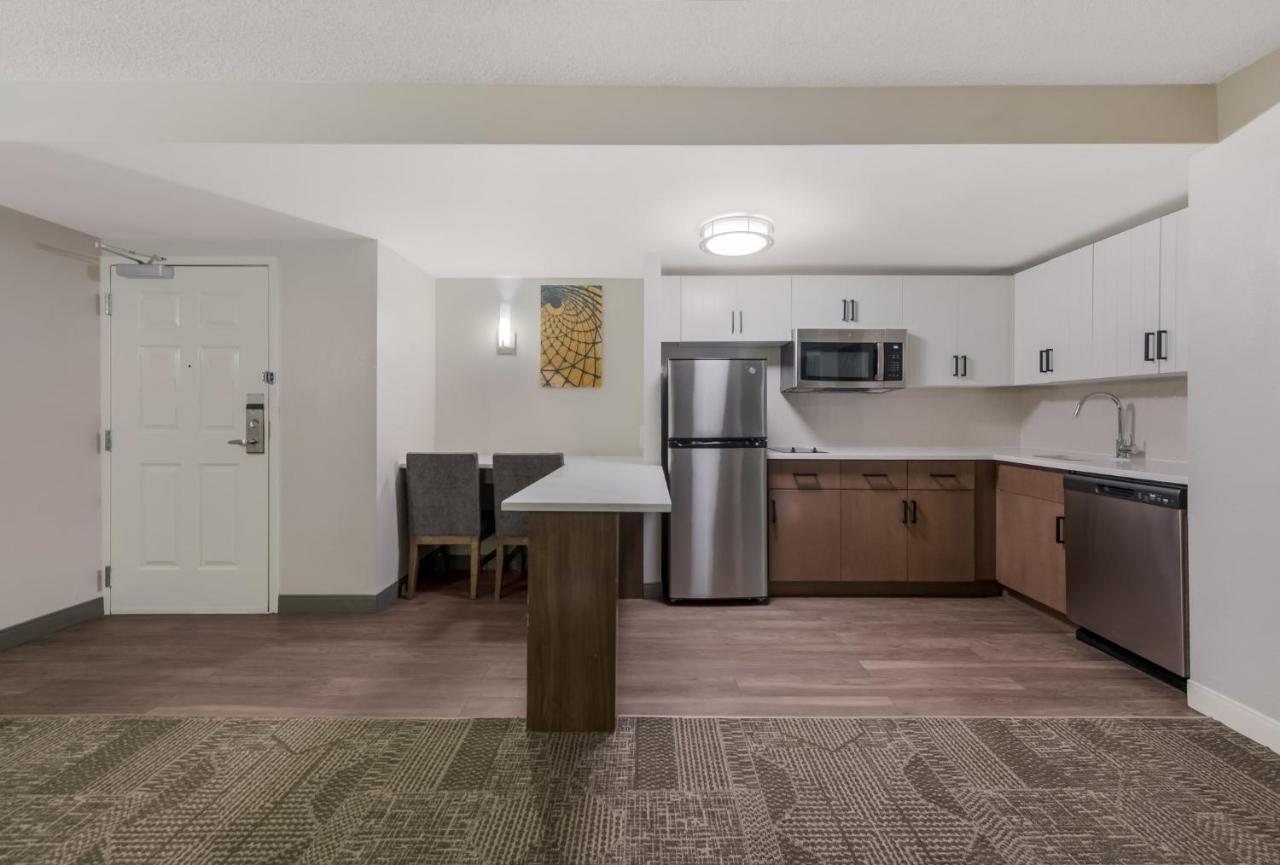 | Staybridge Suites Chesapeake, an IHG Hotel
