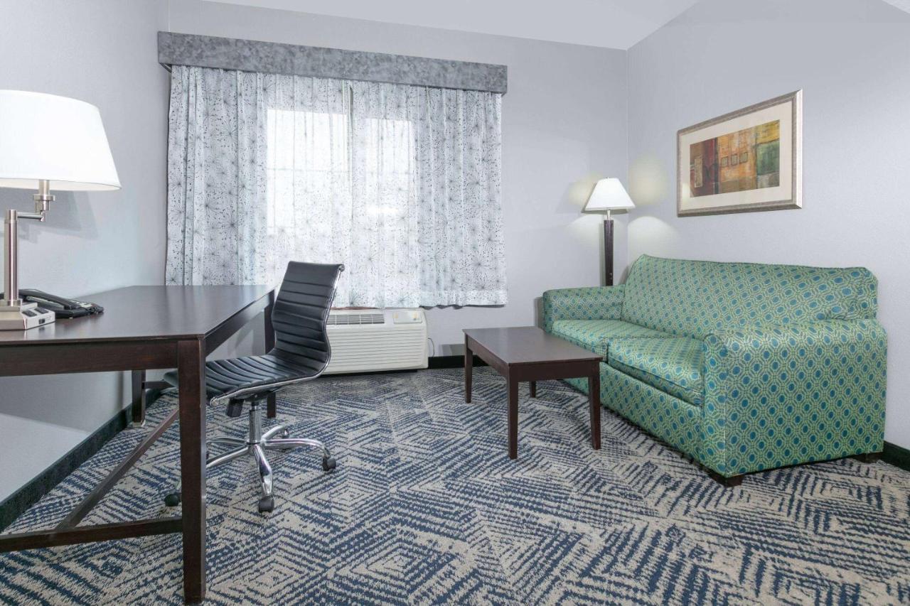 Executive King Room with Sofa Bed at La Quinta Inn & Suites by Wyndham Tulsa Airpt / Expo Square