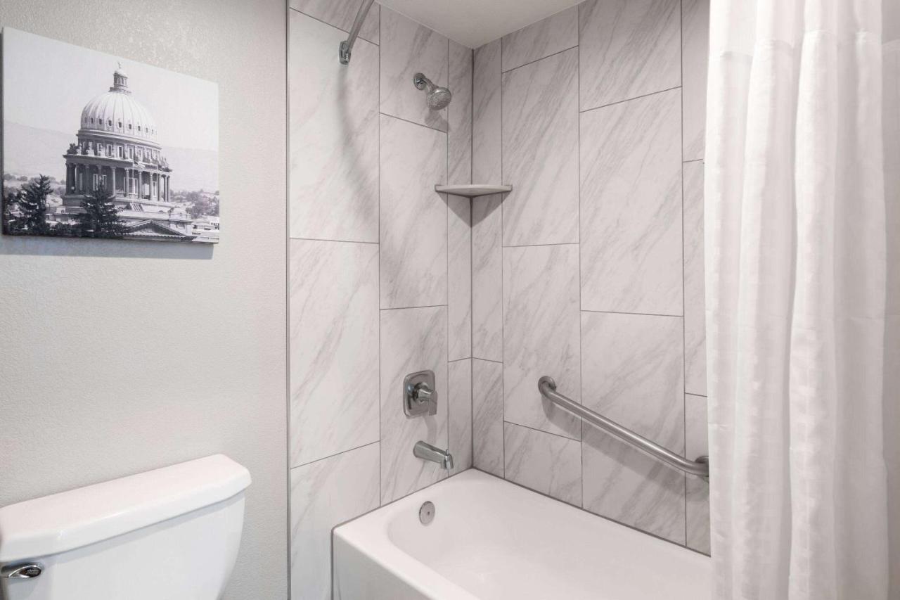 King Room - Non-Smoking at La Quinta Inn & Suites by Wyndham Pocatello