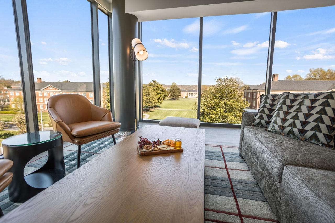 One-Bedroom Apartment at The Highlander at Radford, Tapestry Collection by Hilton