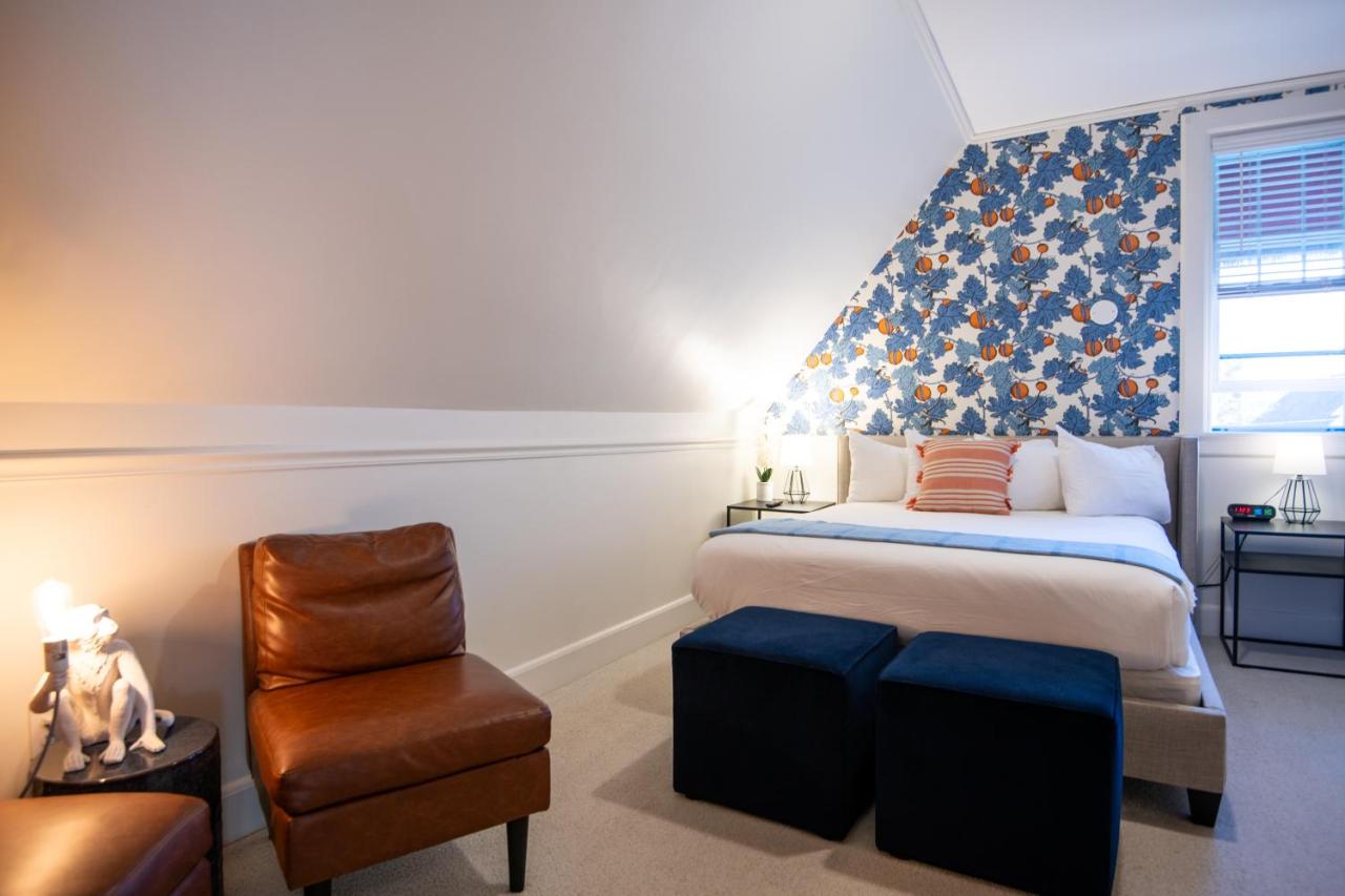 | Hearthside Inn