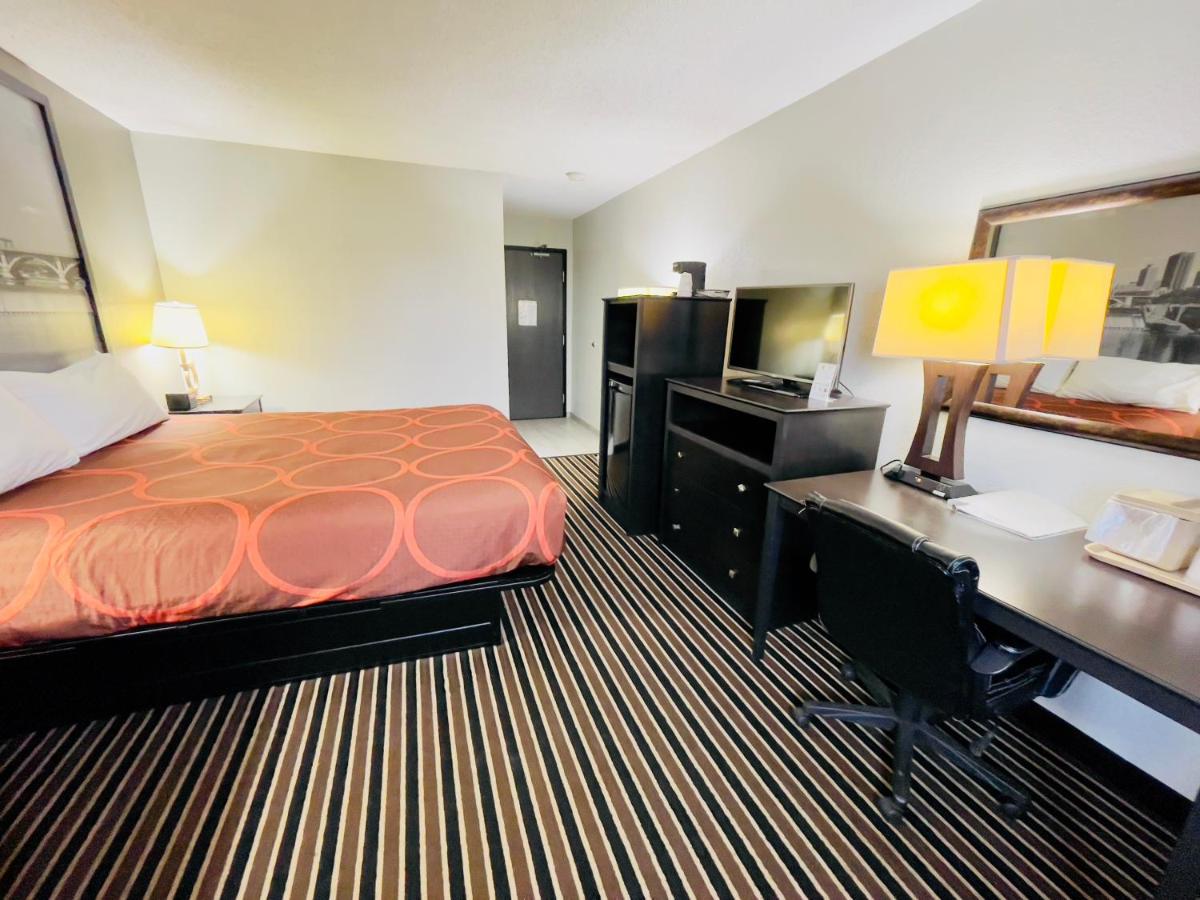 King Room - Non-Smoking at Super 8 by Wyndham Shakopee