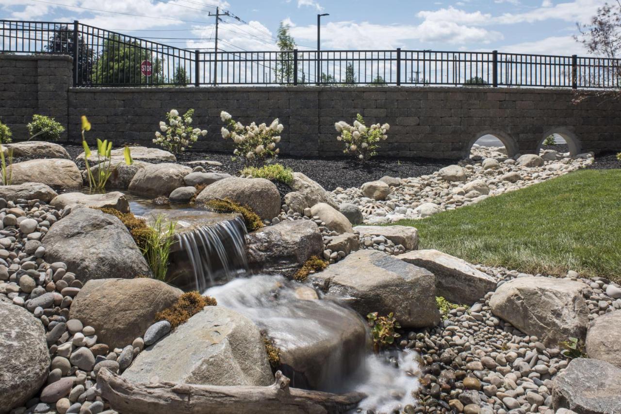 | Courtyard by Marriott Albany Clifton Park