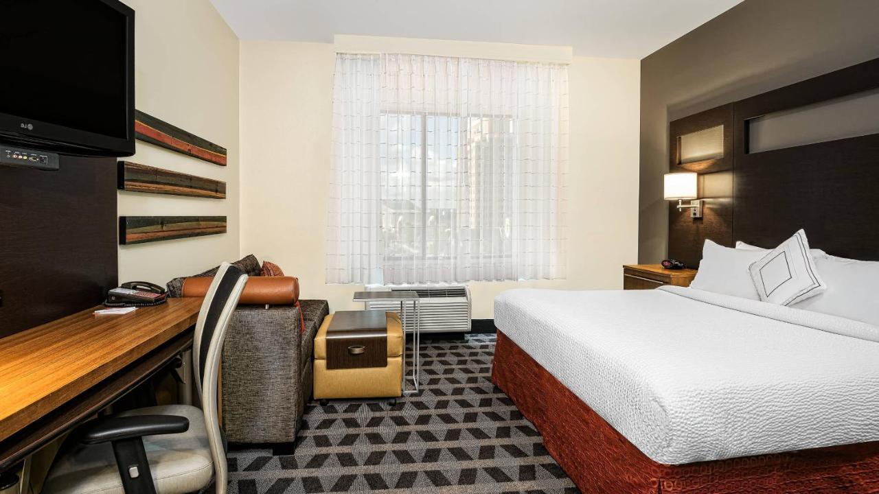 King Studio with Sofa Bed at TownePlace Suites by Marriott San Antonio Downtown Riverwalk