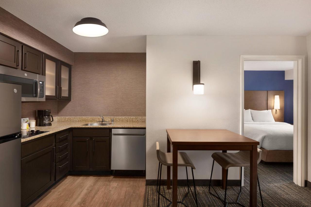 Deluxe Queen Suite with Sofa Bed at Residence Inn by Marriott Chicago Bloomingdale