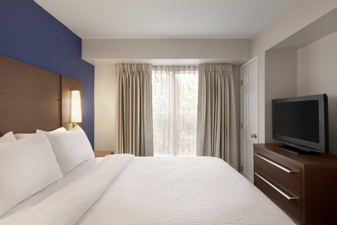 Deluxe Queen Suite with Sofa Bed at Residence Inn by Marriott Chicago Bloomingdale