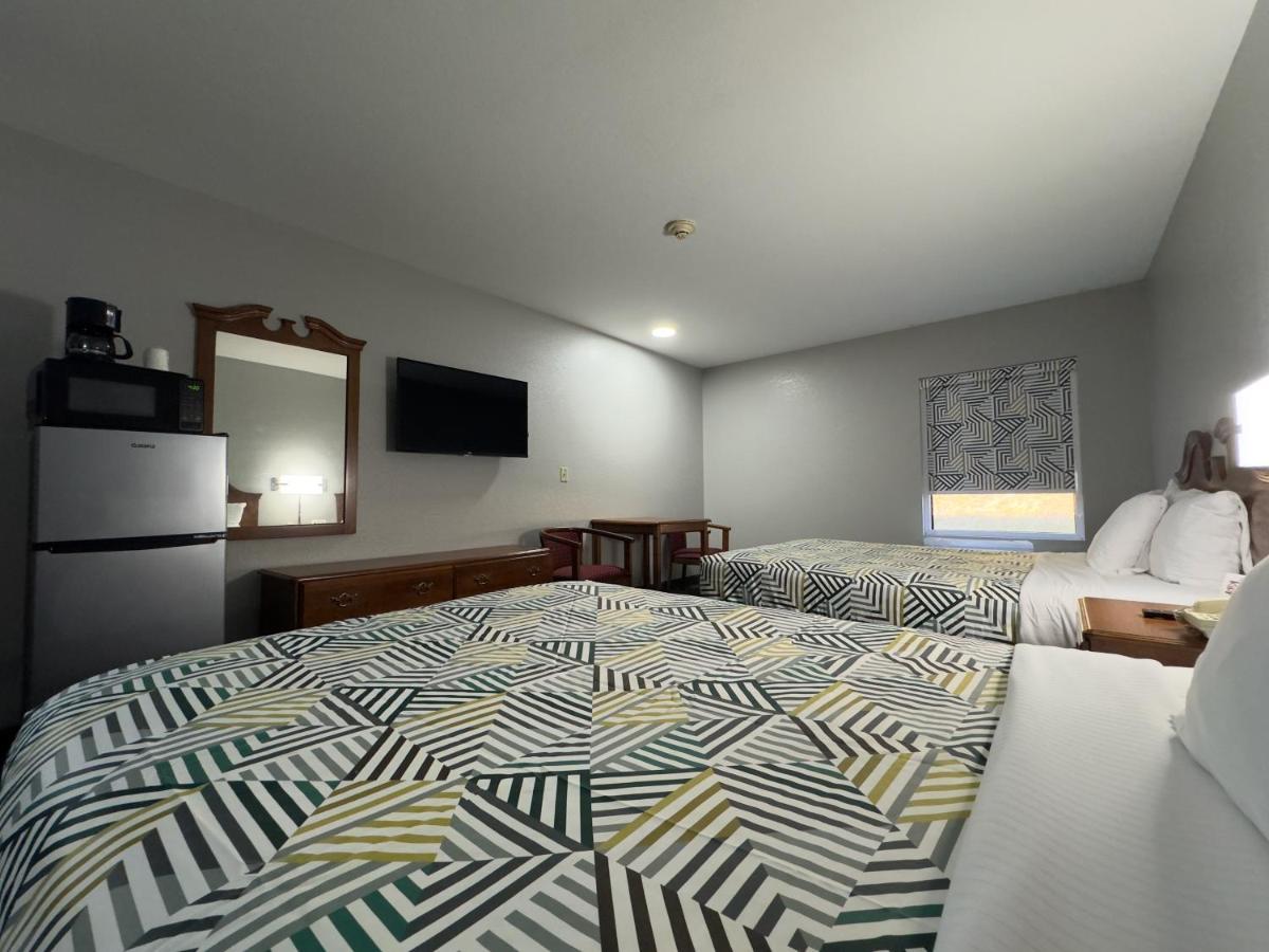 | Star City Inn & Suites