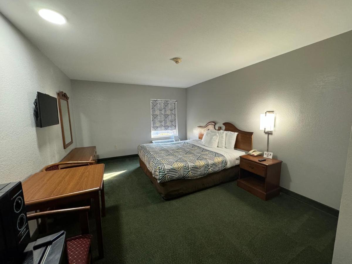| Star City Inn & Suites