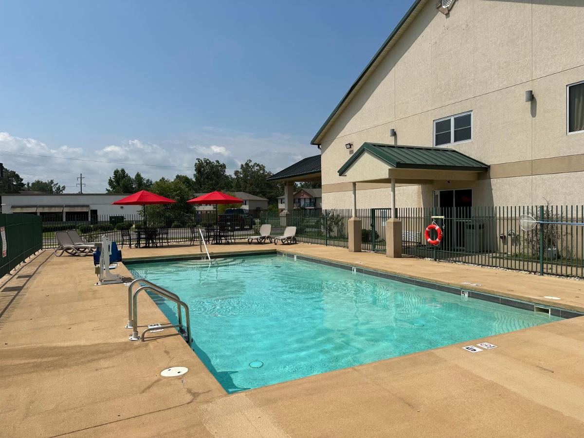 | Star City Inn & Suites