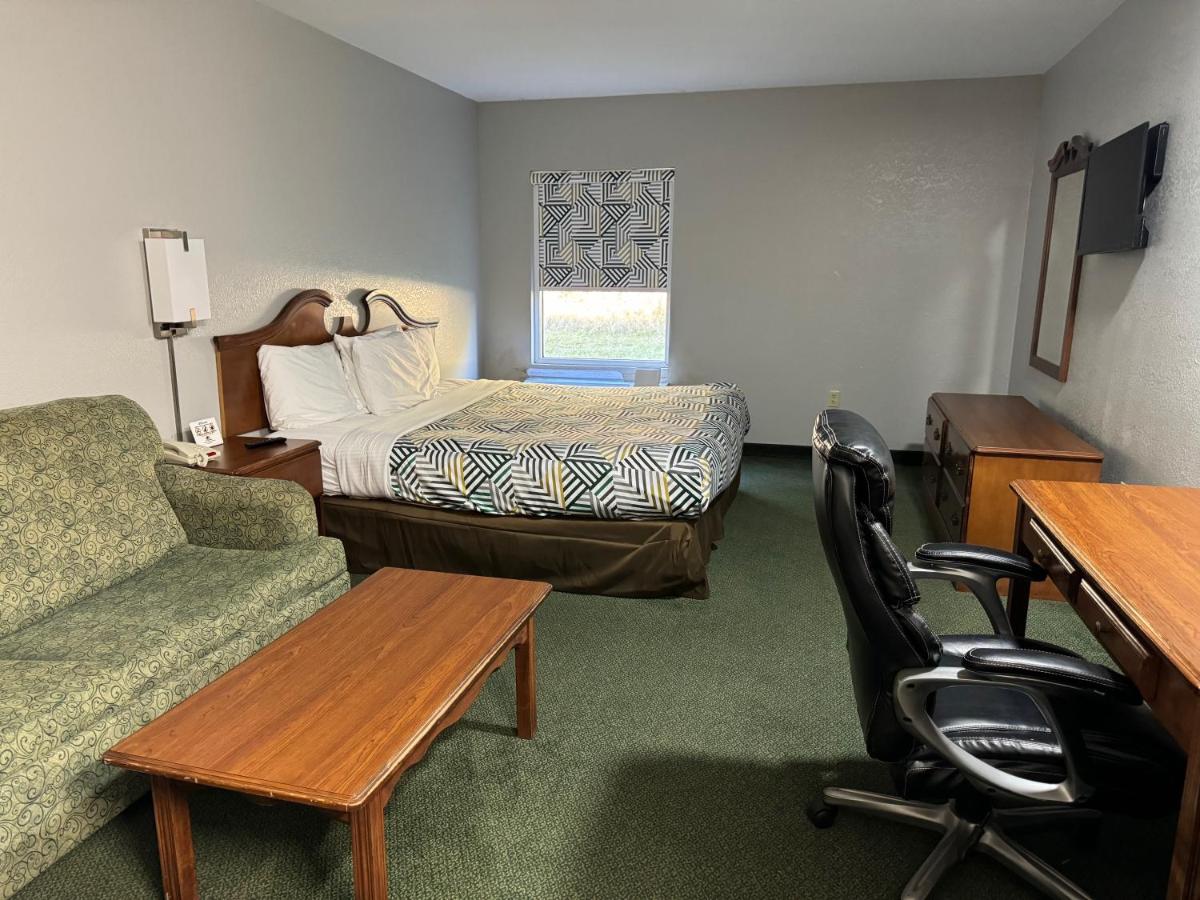 | Star City Inn & Suites