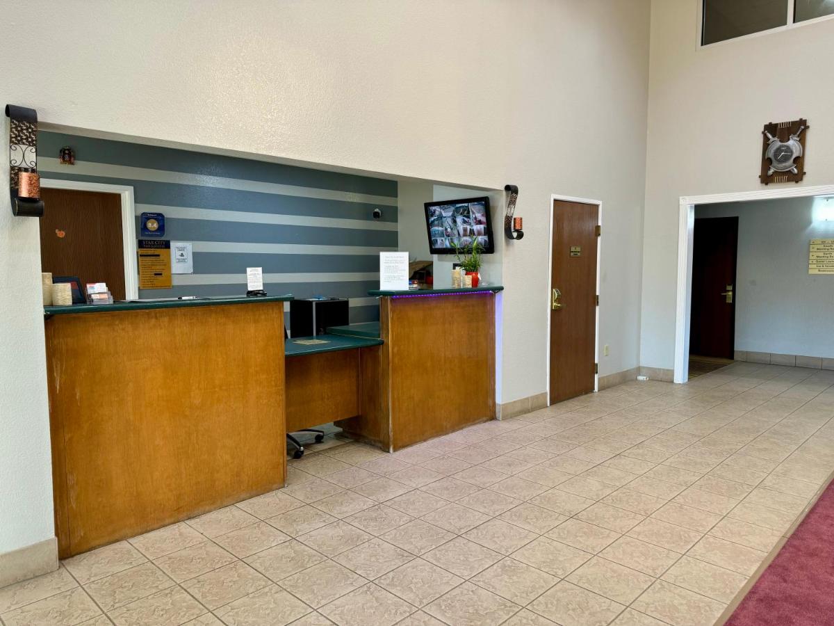 | Star City Inn & Suites