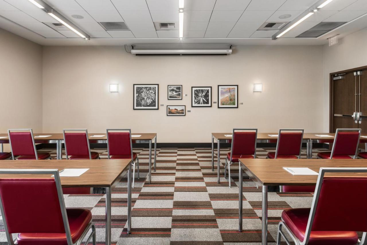 | Four Points By Sheraton At Phoenix Mesa Gateway Airport