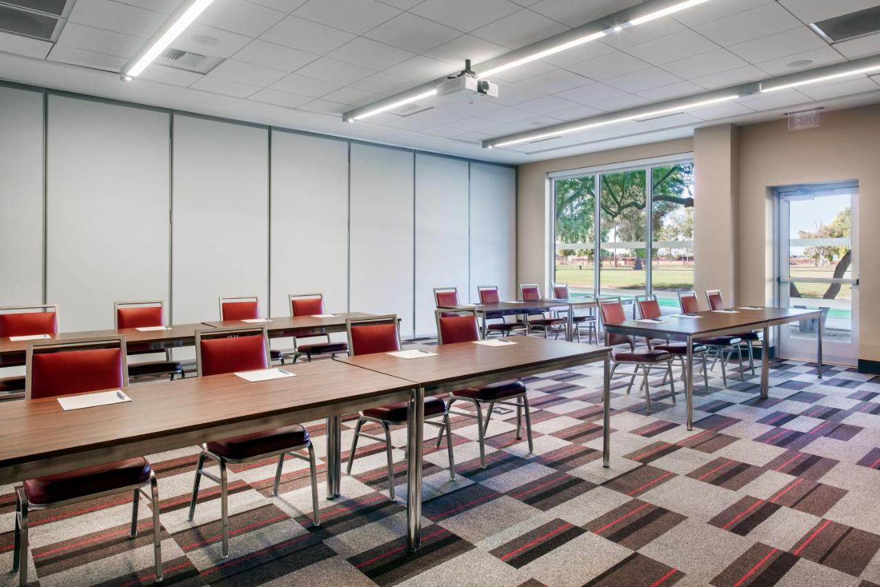 | Four Points By Sheraton At Phoenix Mesa Gateway Airport
