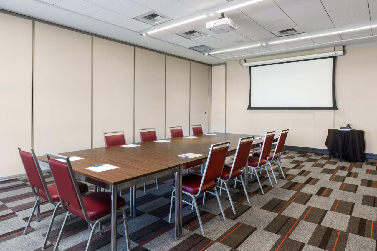 | Four Points By Sheraton At Phoenix Mesa Gateway Airport