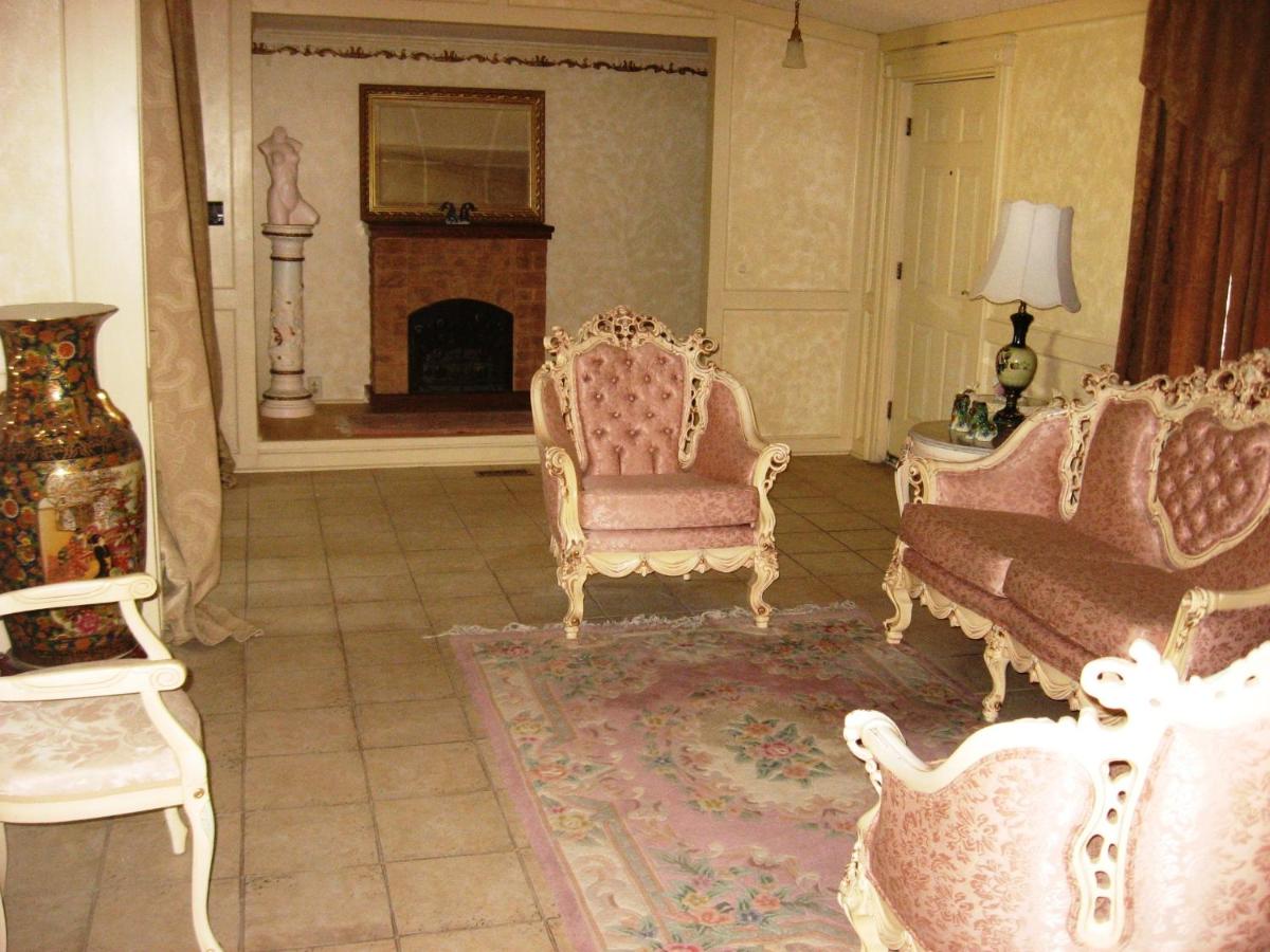  | Shady Lady Bed and Breakfast