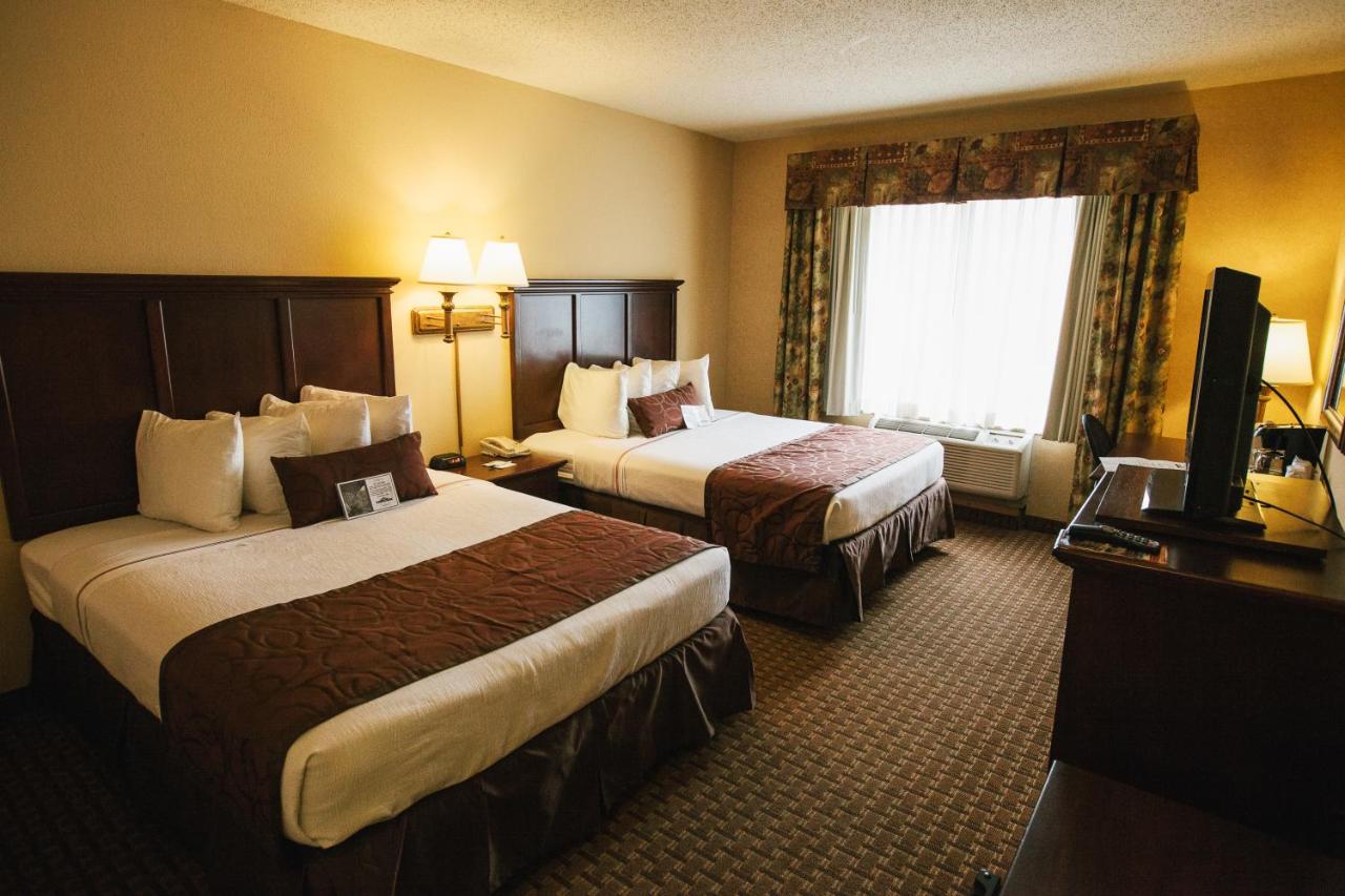 Queen Room with Two Queen Beds at Grand Plaza Hotel Branson
