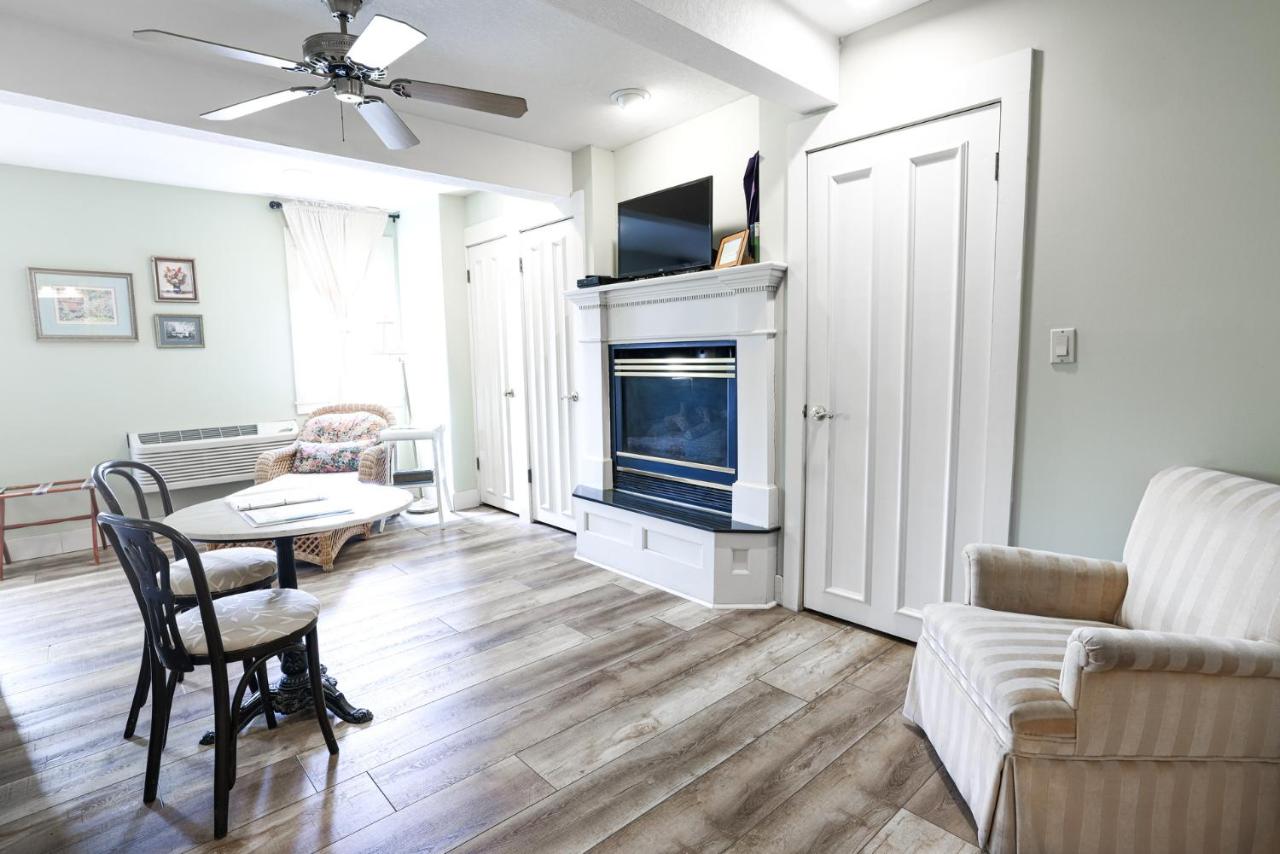 | Walnut Street Inn