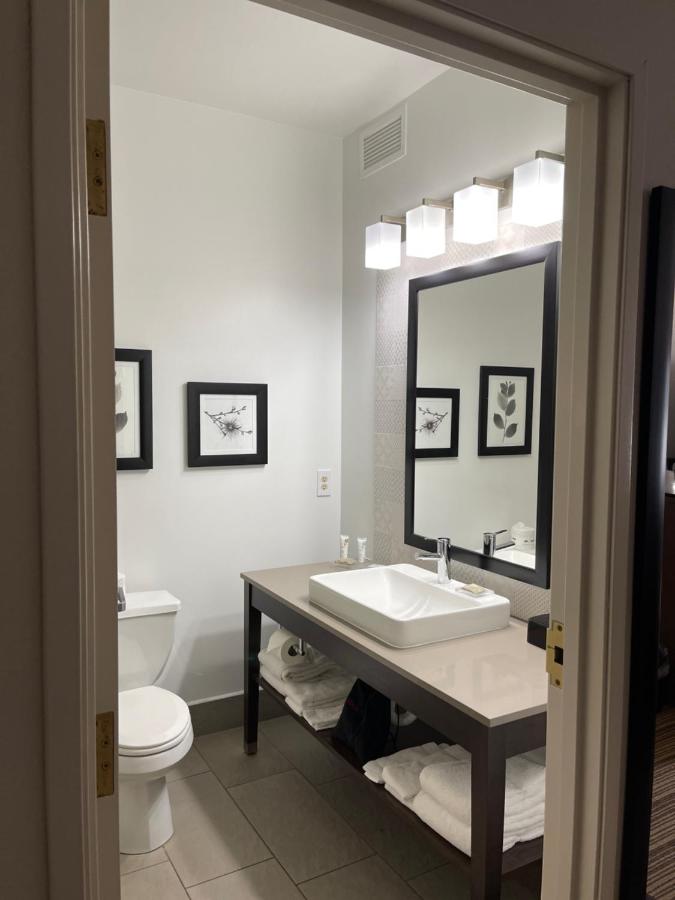 Queen Guest Room with Two Queen Beds - Non-Smoking at Country Inn & Suites by Radisson, Prairie du Chien