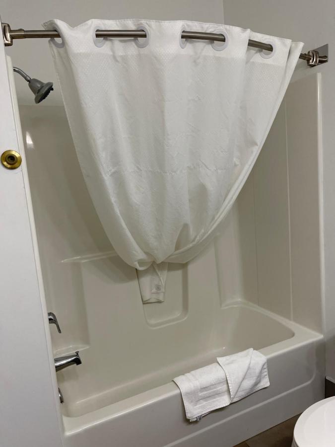 Queen Guest Room with Two Queen Beds - Non-Smoking at Country Inn & Suites by Radisson, Prairie du Chien